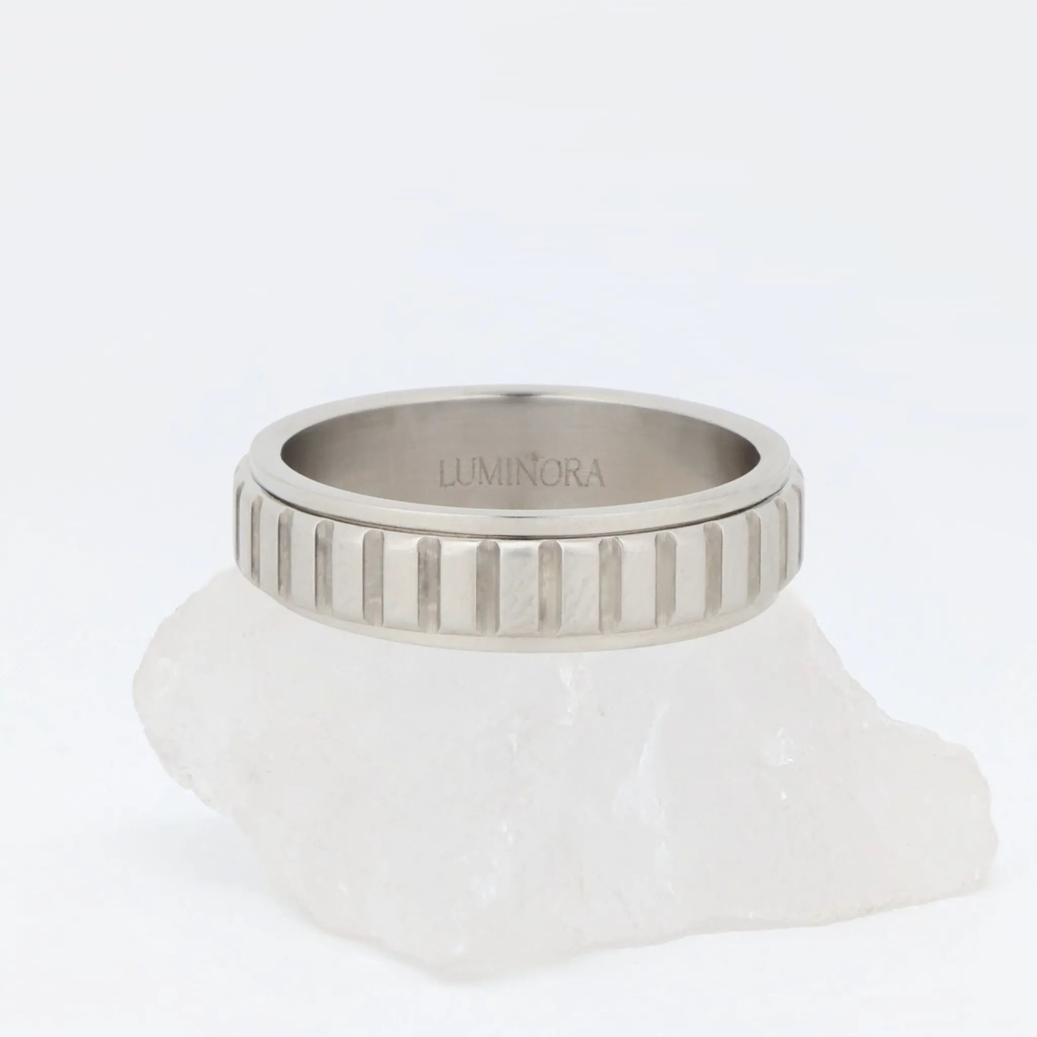 Zilveren Arden fidget ring met ribpatroon en moderne glans – Luminora
