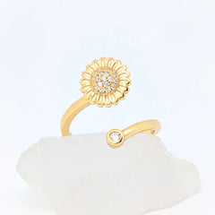 Goudkleurige Lotus fidget ring met bloemvormig design en glanzend kristal, verstelbaar gold plated ontwerp – Luminora