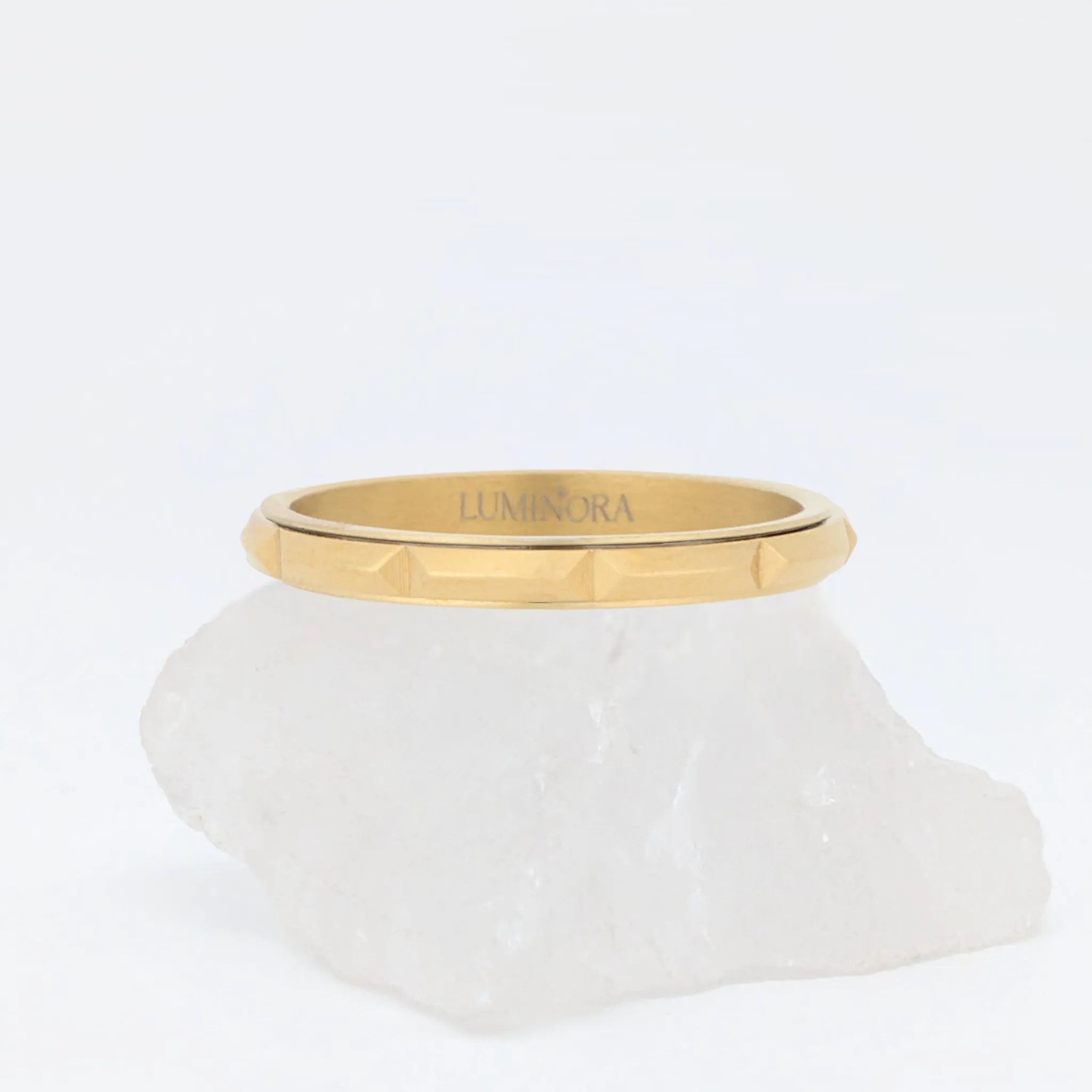 Gouden Hexa anxiety ring met elegante zeshoek-structuur, ideaal om stress te verlichten – Luminora