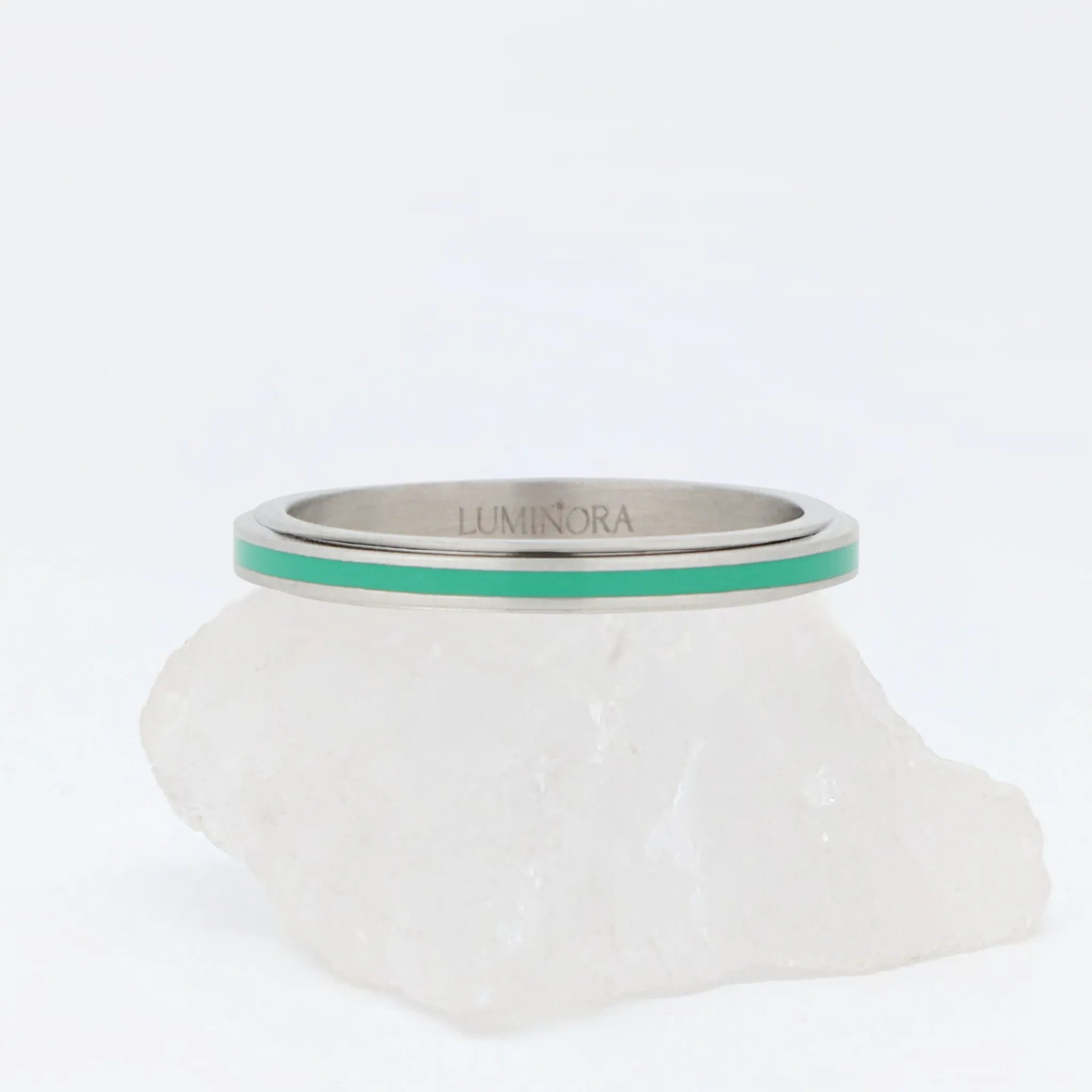 Jade fidget ring in zilverkleurig edelstaal met gladde groene lijn – Luminora