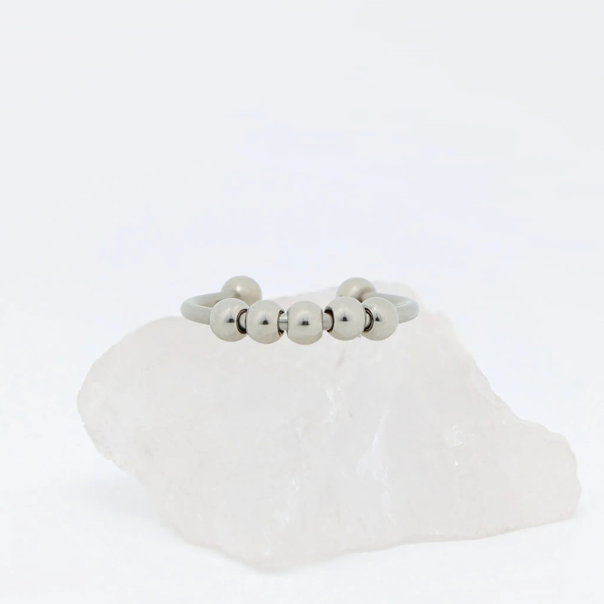 Kids Bead fidget ring van RVS met beweegbare kralen, ontworpen voor rust en focus – Luminora