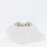 Kids Bead fidget ring van RVS met beweegbare kralen, ontworpen voor rust en focus – Luminora