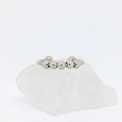 Kids Bead fidget ring van RVS met beweegbare kralen, ontworpen voor rust en focus – Luminora