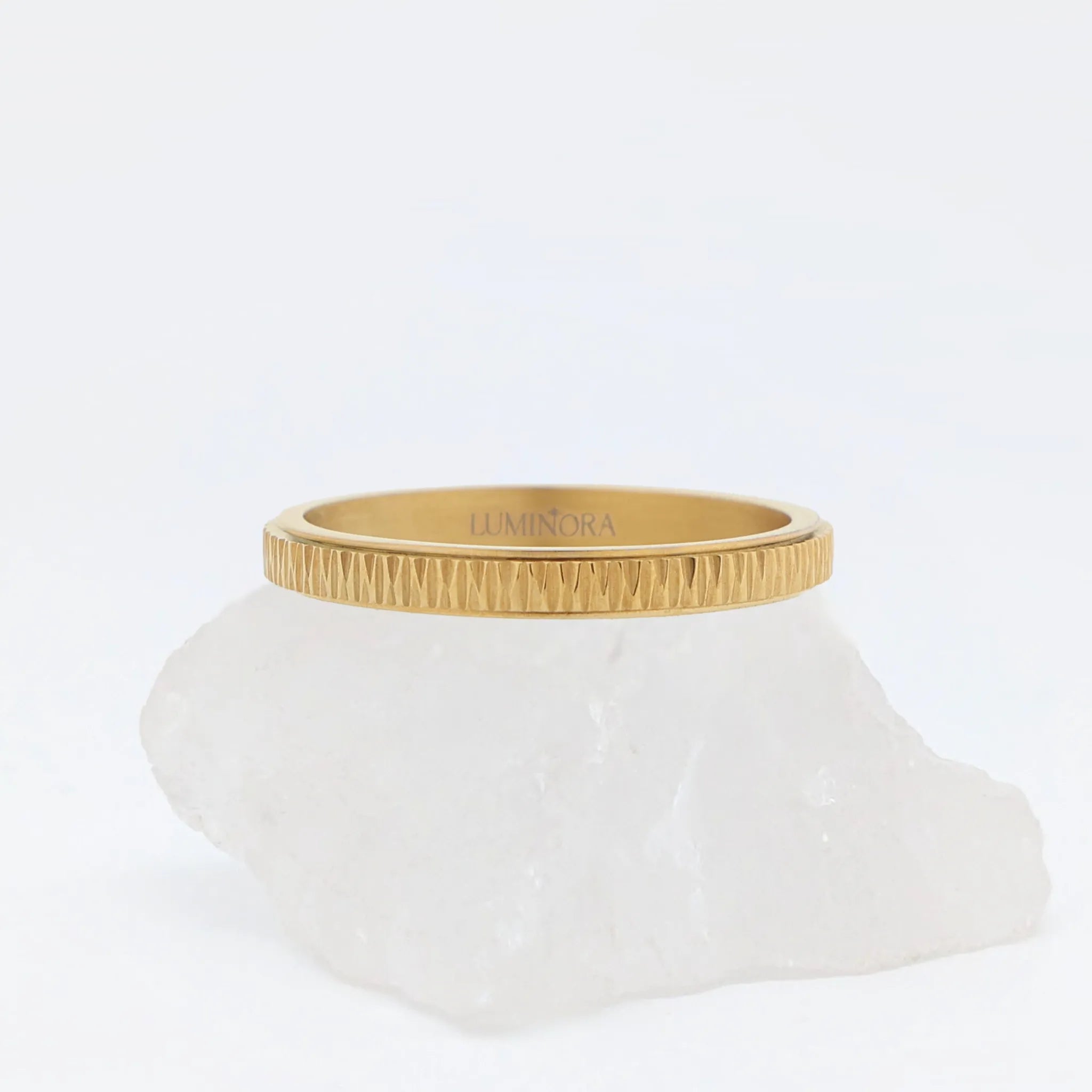 Mello fidget ring in goudkleurig stainless steel met subtiel patroon – Luminora
