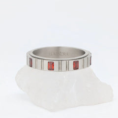 Ruby fidget ring van edelstaal met glanzende afwerking en rode rechthoekige stenen – Luminora